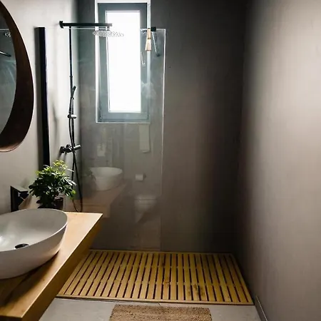 Alex Mnl Lux Mamaia *