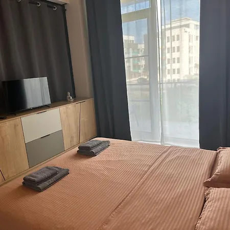 Alex Mnl Lux Mamaia 12