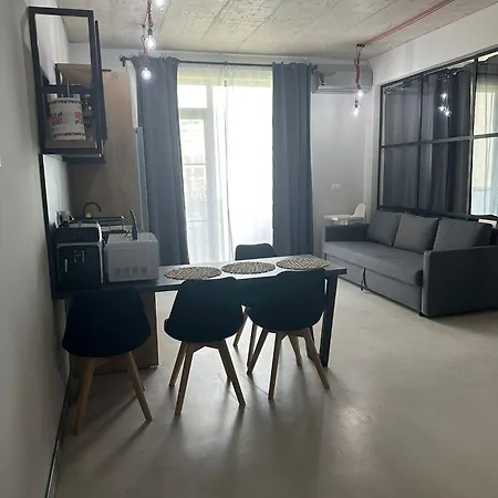 Alex Mnl Lux Mamaia 12 *